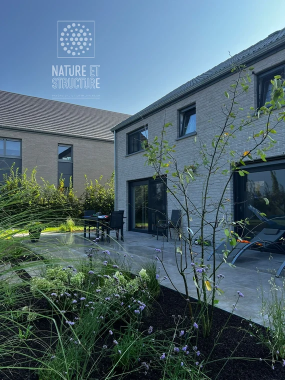 Création d’une terrasse paysagère par Nature & Structure
