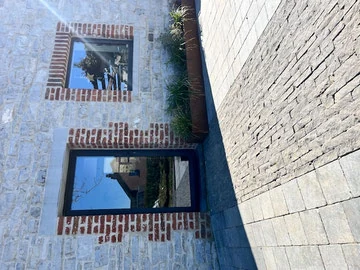 Aménagement extérieur d’une entrée d’habitation
